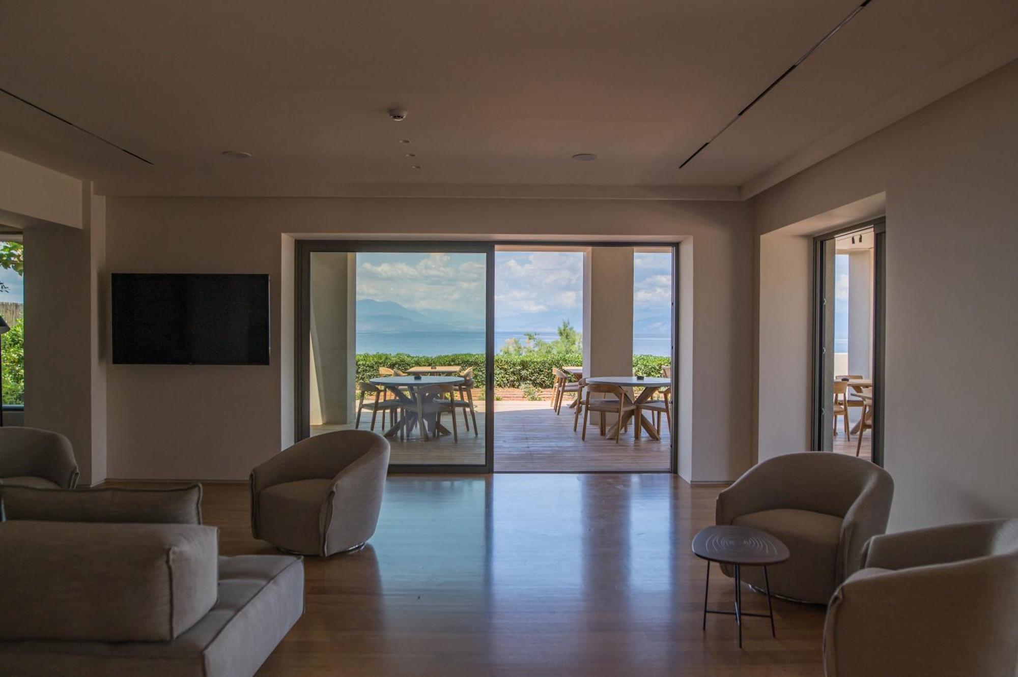 Alissachni Seaside Hotel Дервеніон Екстер'єр фото