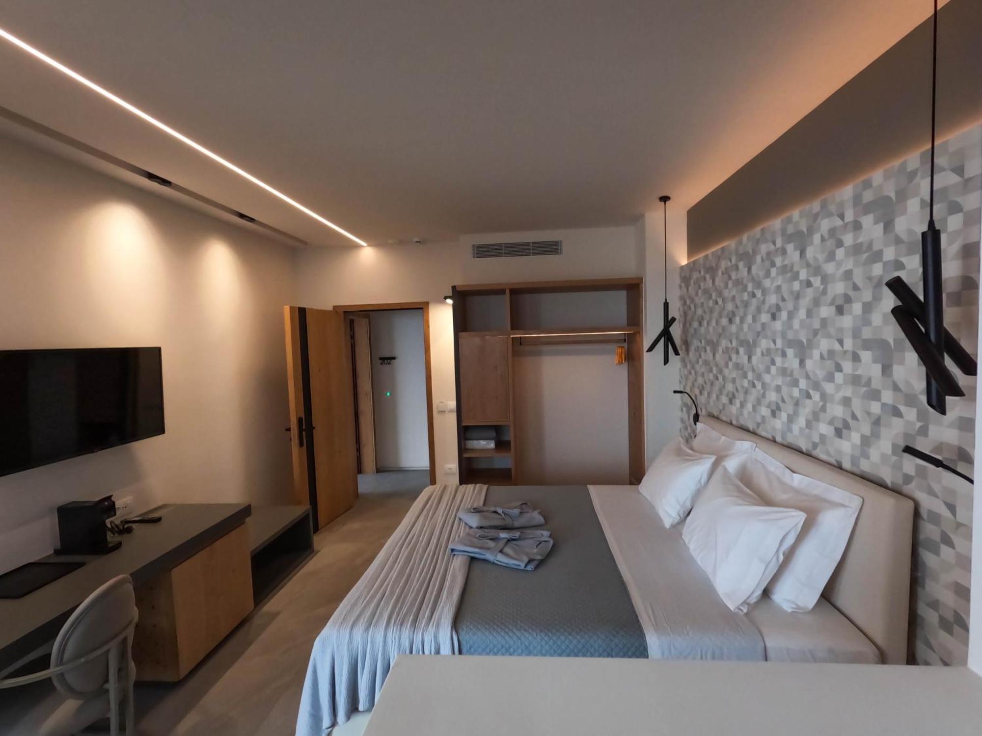 Alissachni Seaside Hotel Дервеніон Екстер'єр фото