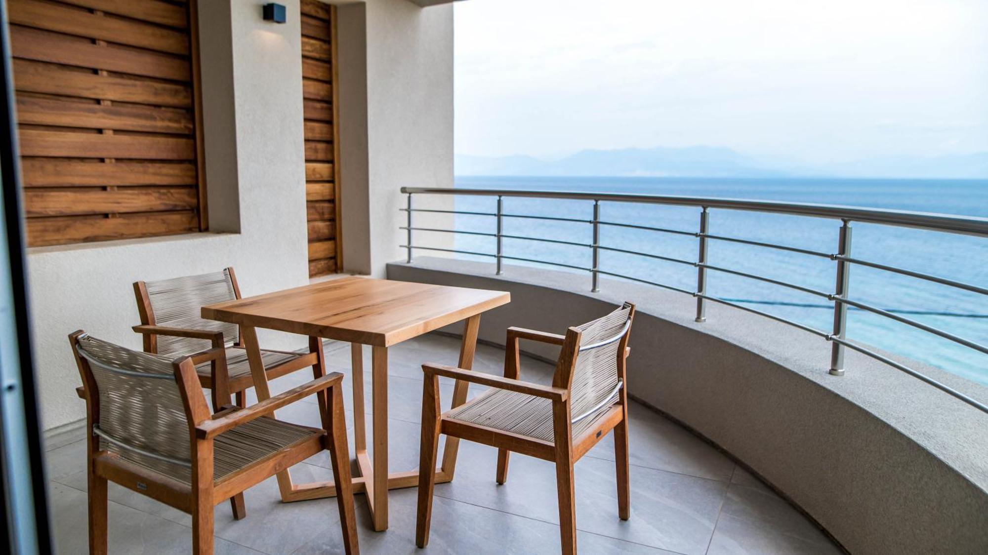 Alissachni Seaside Hotel Дервеніон Екстер'єр фото