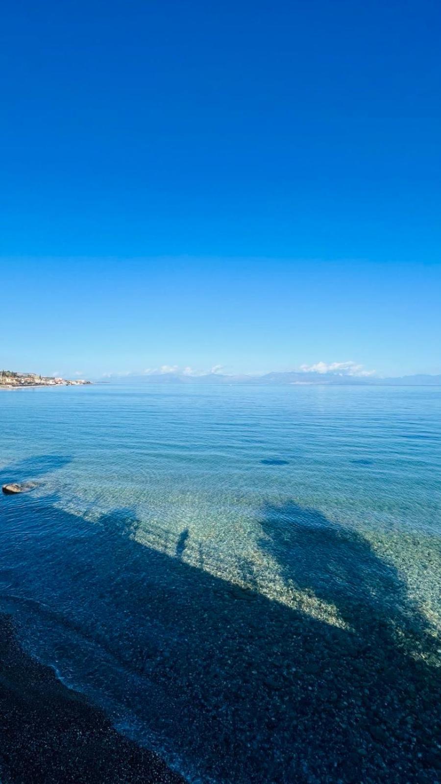 Alissachni Seaside Hotel Дервеніон Екстер'єр фото